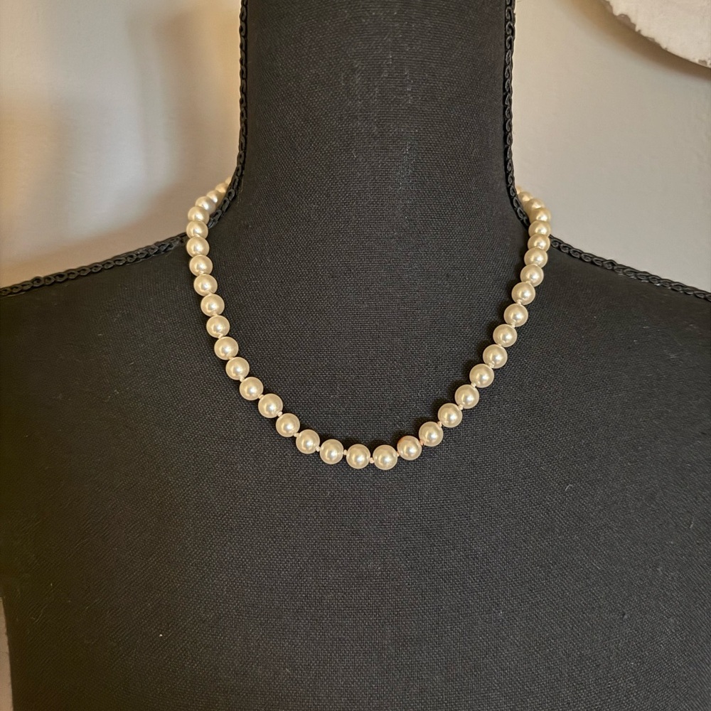 Vintage Classic Faux Pearl Choker Necklace Single Strand Gold Clasp 16"